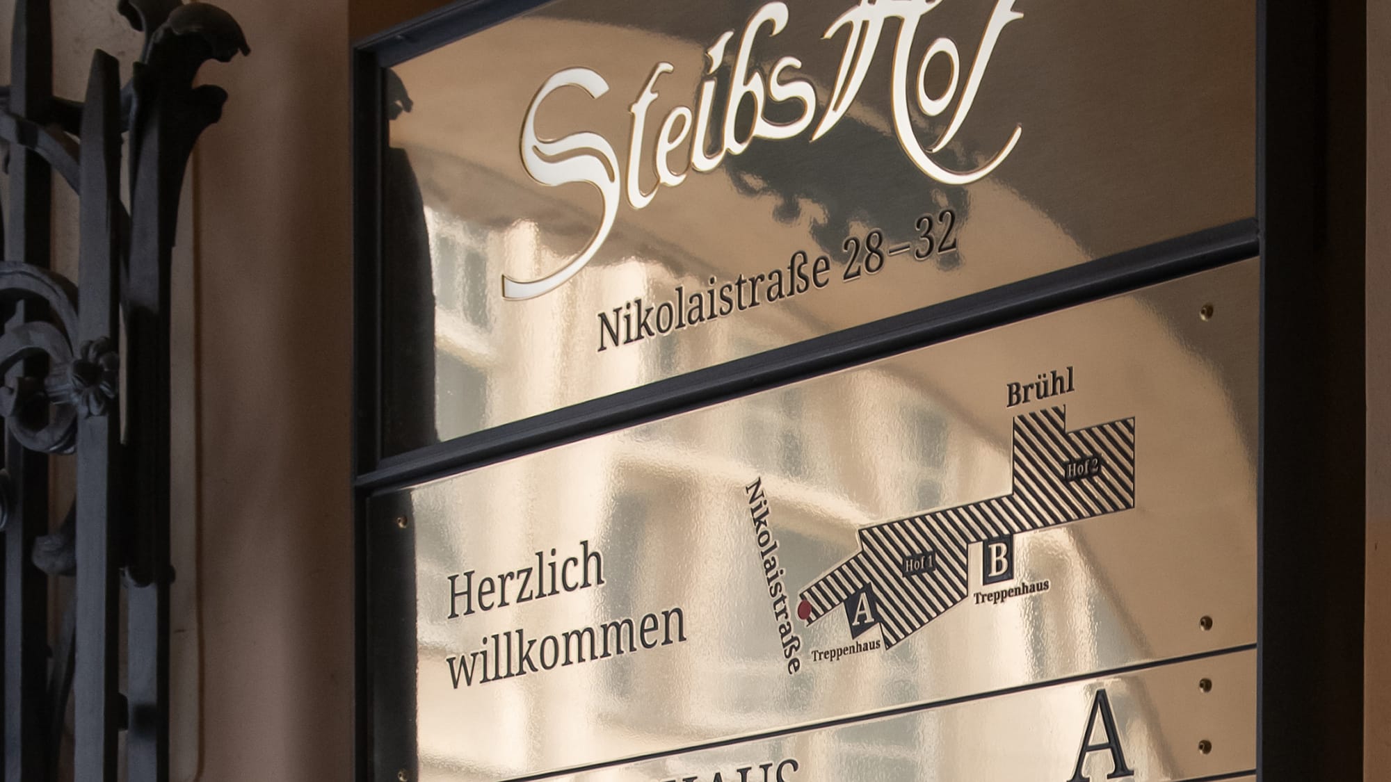 Steibs Hof Signage