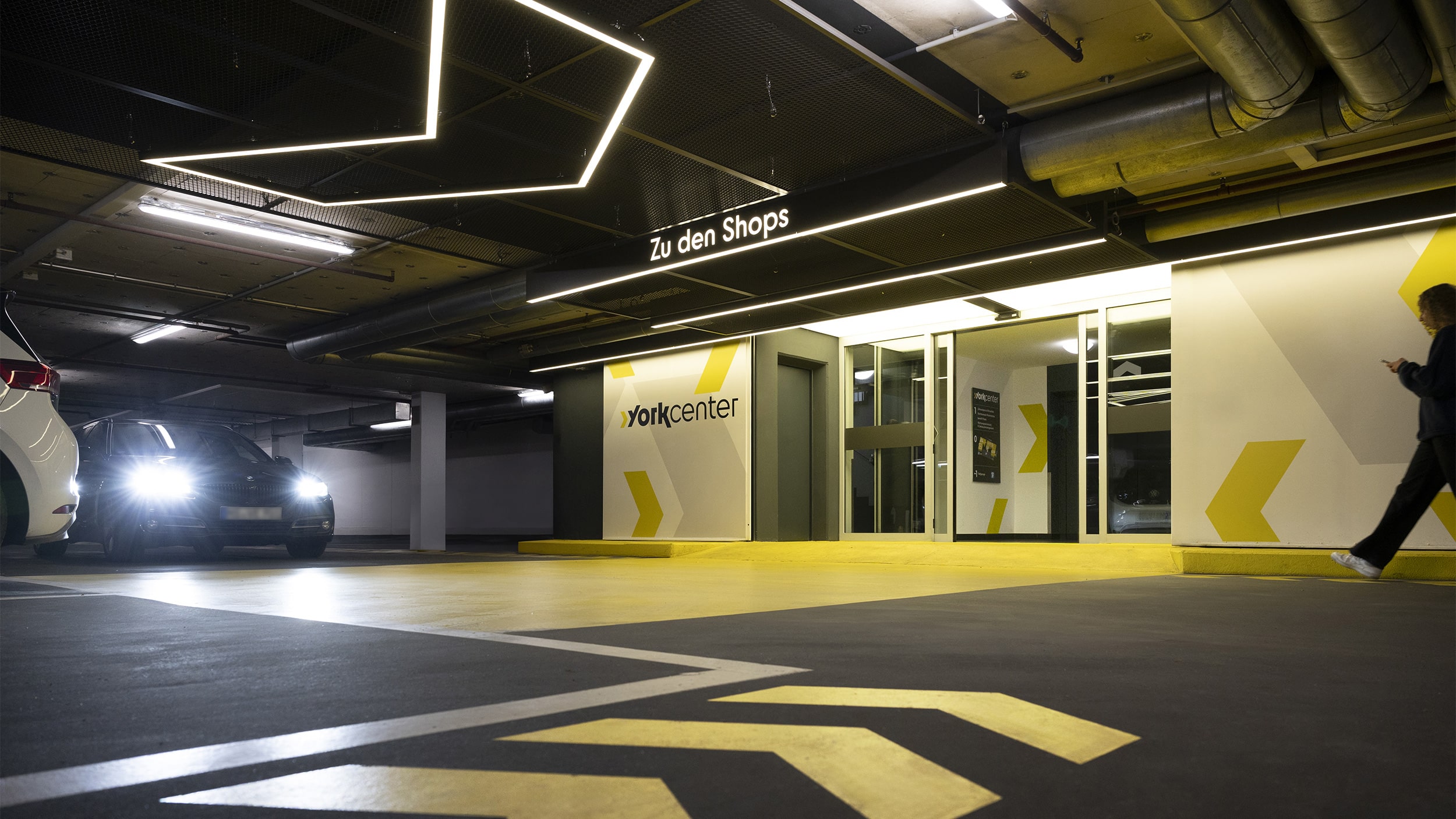 York Center – Parkhaus & Signage